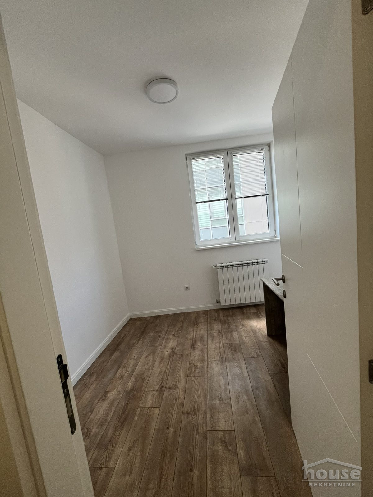 stanovi-3-re-sajam-1100899-jyycb Trosoban stan na prodaju, Sajmište, Novi Sad, 57m², 2. sprat, 182.400 €