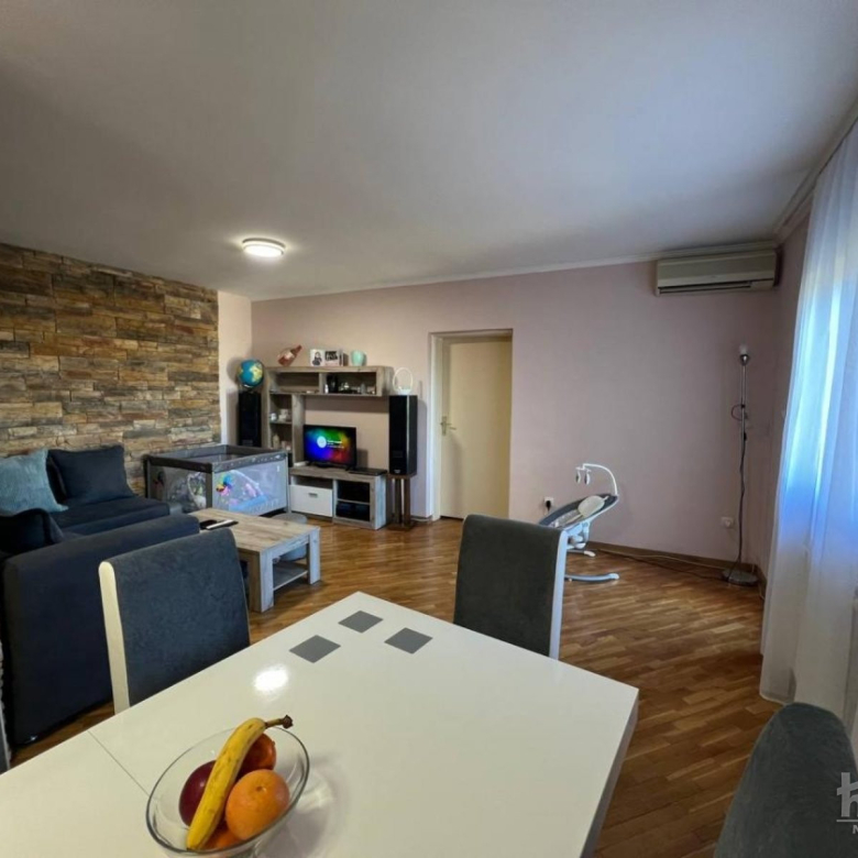 Stan Prodaja Novi Sad  71 m2