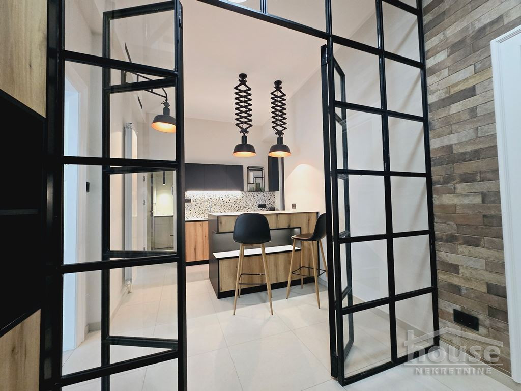 Trosoban stan na prodaju, Centar, Novi Sad, 100m², 1. sprat, 345.000 €