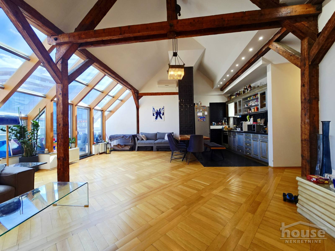 stanovi-3-sa-centar-1064084-ceylj Trosoban stan na prodaju, Centar, Novi Sad, 134m², 450.000 €