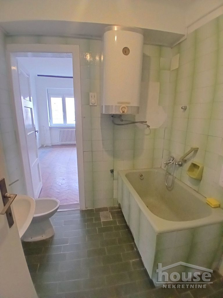 stanovi-3-sa-centar-1101912-jiptv Trosoban stan na prodaju, Centar, Novi Sad, 77m², 2. sprat, 215.600 €