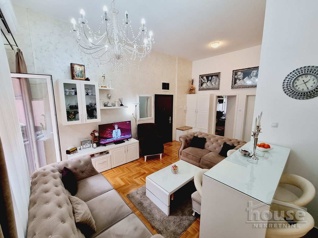 Trosoban stan na prodaju, Socijalno, Novi Sad, 91m², 178.000 €