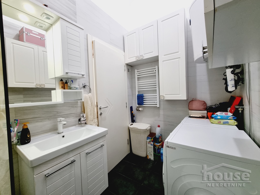 Trosoban stan na prodaju, Socijalno, Novi Sad, 91m², 178.000 €