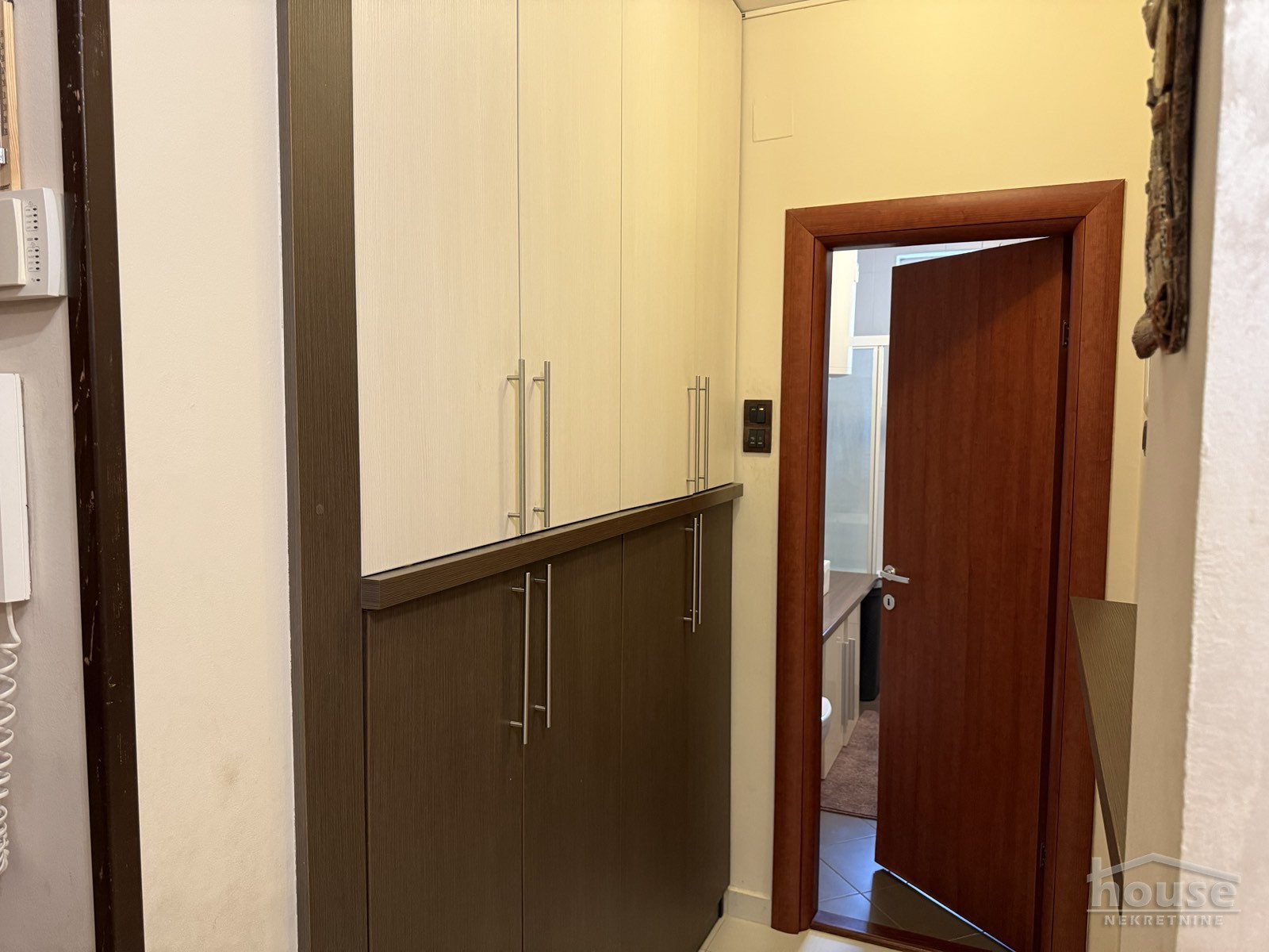 Dvoiposoban stan na prodaju, Grbavica, Novi Sad, 67m², 184.250 €