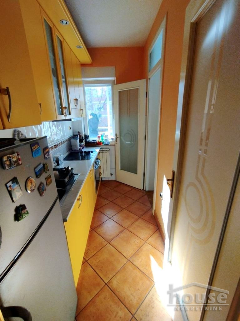 Stan Prodaja Novi Sad  77 m2