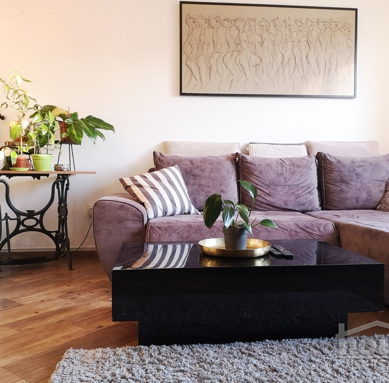 Stan Prodaja Novi Sad  90 m2