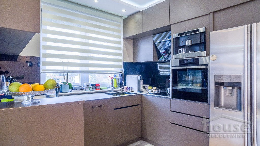 stanovi-4-dx-bulevar-patrijarha-pavla-1058971-g0u0q Četvorosoban stan na prodaju, Bulevar Patrijarha Pavla, Novi Sad, 172m², 451.000 €