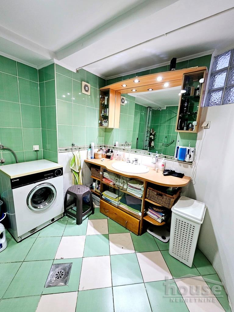 stanovi-4-dx-centar-1061358-1rldv Četvorosoban stan na prodaju, Centar, Novi Sad, 128m², 3. sprat, 250.000 €