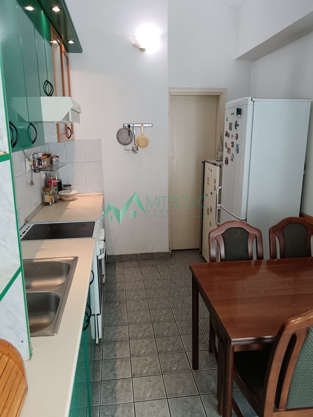 stanovi-4-dx-centar-ns-1003835-jnj93 Četvorosoban stan na prodaju, Centar, Novi Sad, 91m², 246.170 €