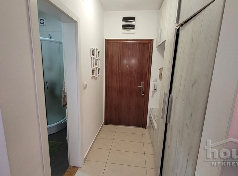 Stan Prodaja Novi Sad  77 m2