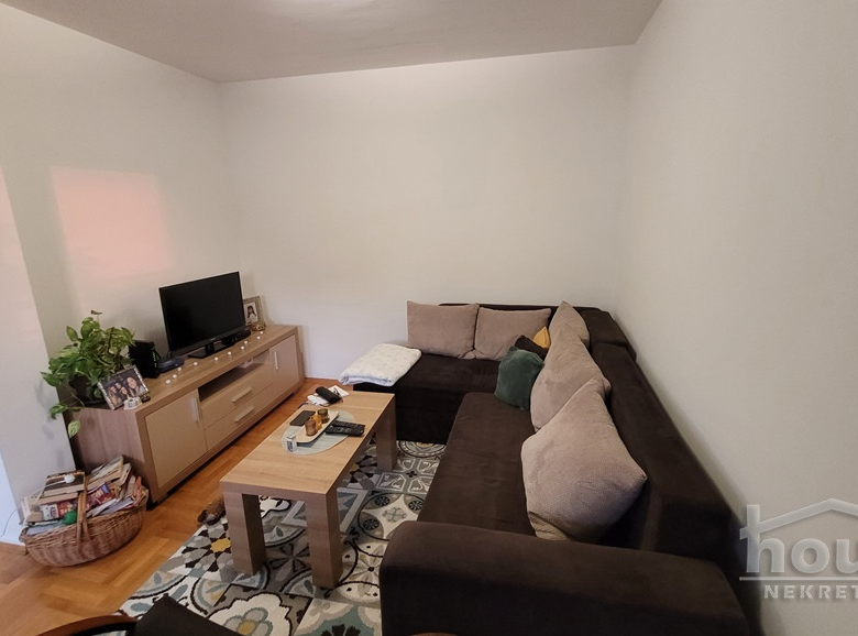 Stan Prodaja Novi Sad  77 m2