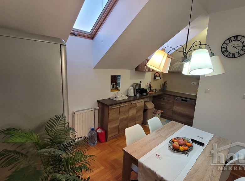 Stan Prodaja Novi Sad  77 m2