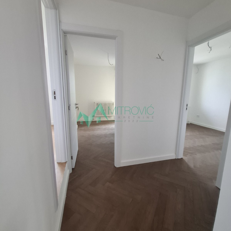 Stan Prodaja Novi Sad  100 m2