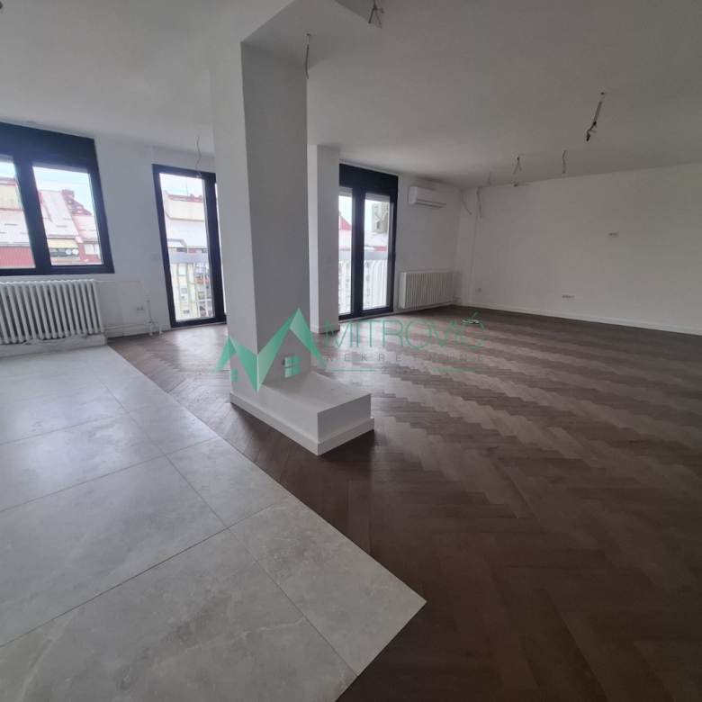 Stan Prodaja Novi Sad  100 m2