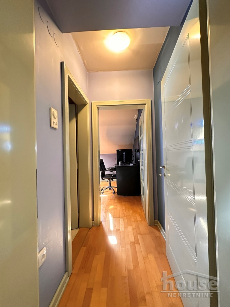 Četvorosoban stan na prodaju, Centar, Novi Sad, 114m², 5. sprat, 300.000 €