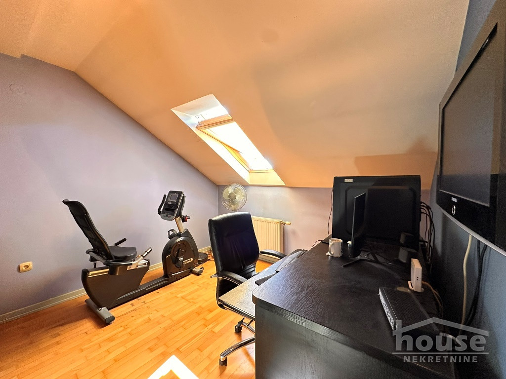 Četvorosoban stan na prodaju, Centar, Novi Sad, 114m², 5. sprat, 300.000 €