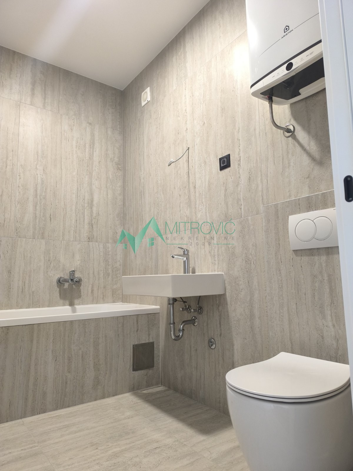 stanovi-4-pr-sremska-kamenica-1004151-fokst Četvorosoban stan na prodaju, Sremska Kamenica, Novi Sad, 106m², 330.270 €