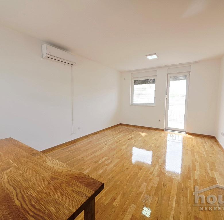 Stan Prodaja Novi Sad  74 m2