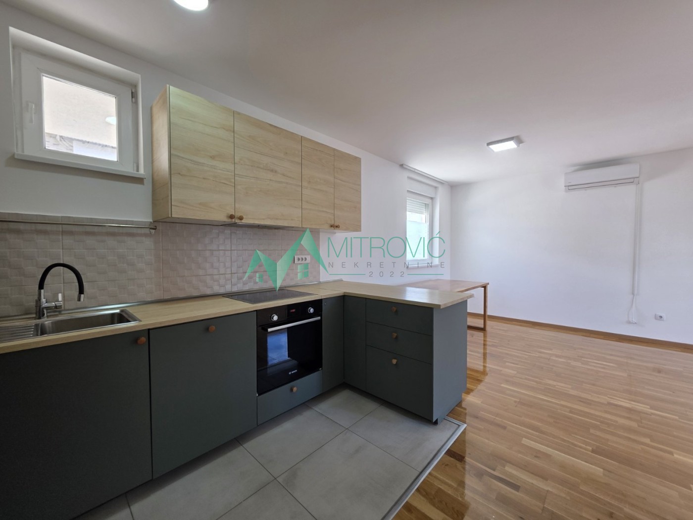 Stan Prodaja Novi Sad  74 m2