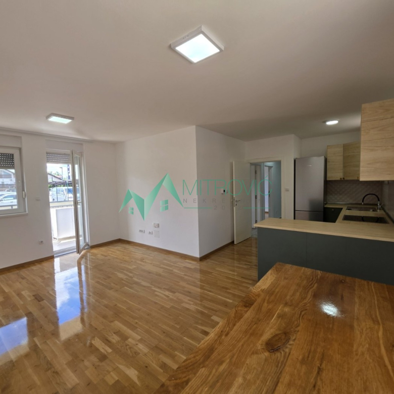 Stan Prodaja Novi Sad  74 m2