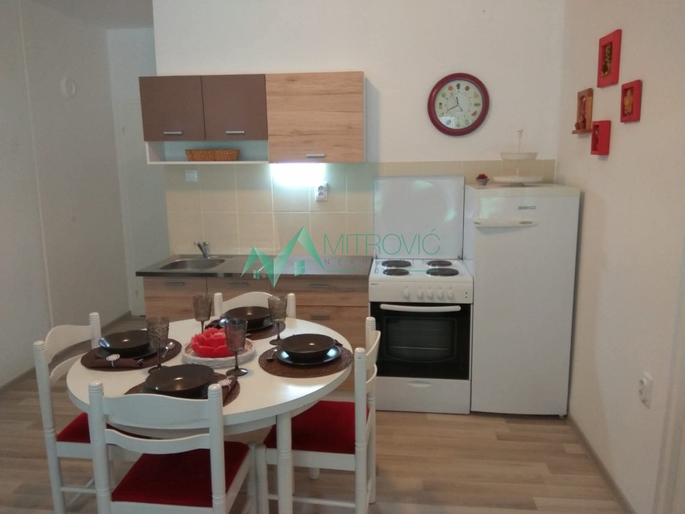 Četvorosoban stan na prodaju, Vrdnik, Irig, 78m², 90.640 €