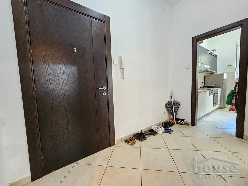 stanovi-4-re-bulevar-1061239-vejqj Četvorosoban stan na prodaju, Bulevar Oslobođenja, Novi Sad, 110m², 1. sprat, 320.000 €