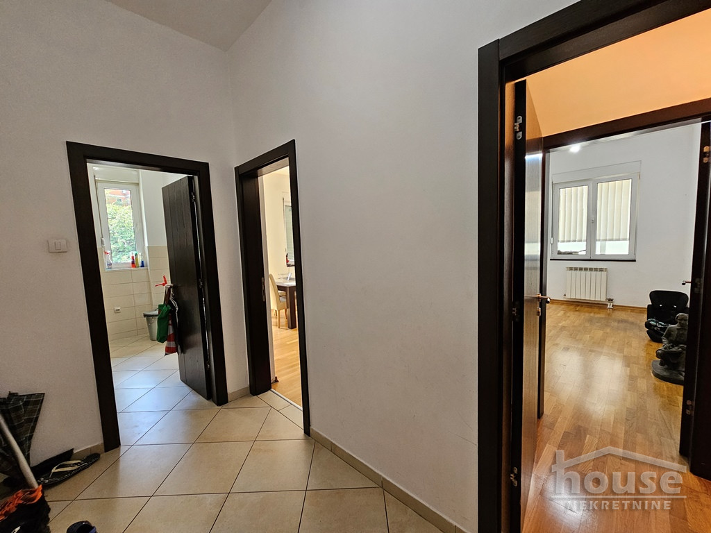 stanovi-4-re-bulevar-1061239-wqpv2 Četvorosoban stan na prodaju, Bulevar Oslobođenja, Novi Sad, 110m², 1. sprat, 320.000 €