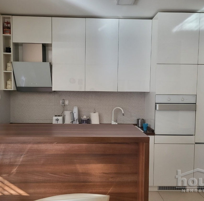 Stan Prodaja Novi Sad  104 m2