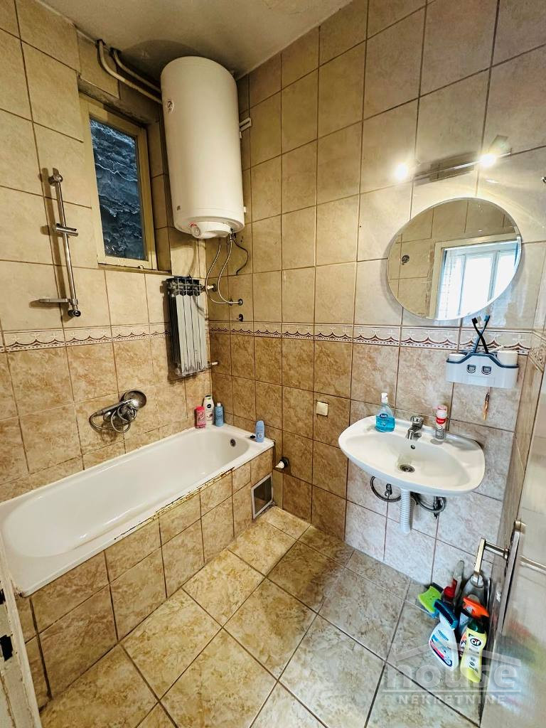 stanovi-4-re-centar-1063270-y240z Četvorosoban stan na prodaju, Centar, Novi Sad, 152m², 2. sprat, 500.990 €