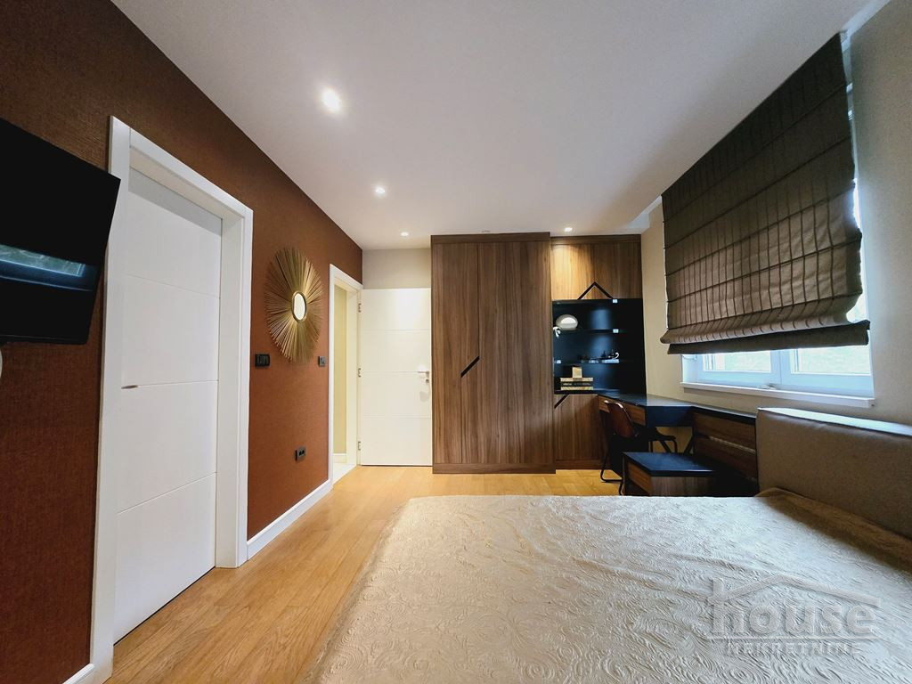 stanovi-4-re-centar-1065860-3pg2k Četvorosoban stan na prodaju, Centar, Novi Sad, 113m², 460.000 €