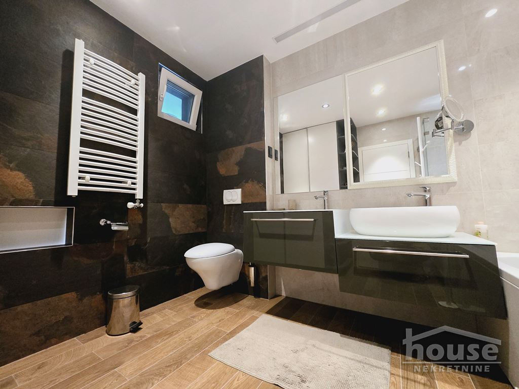 stanovi-4-re-centar-1065860-5yqqc Četvorosoban stan na prodaju, Centar, Novi Sad, 113m², 460.000 €