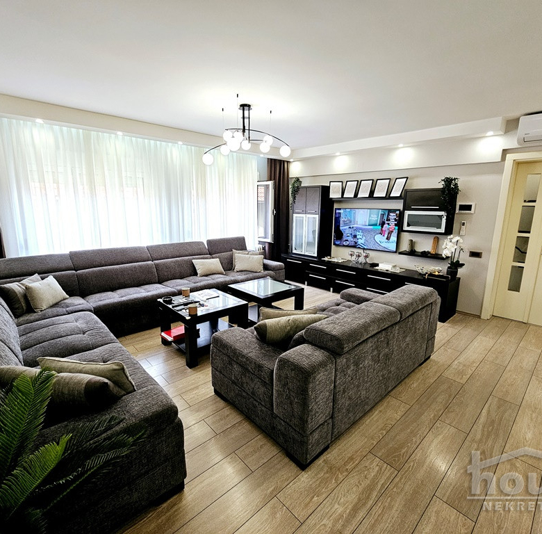 Stan Prodaja Novi Sad  105 m2