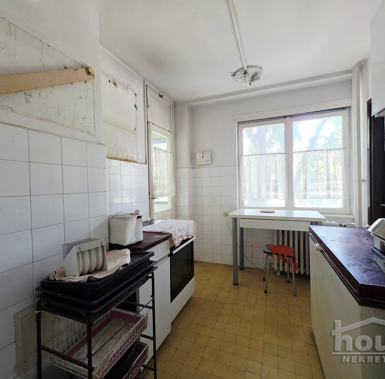 Stan Prodaja Novi Sad  90 m2