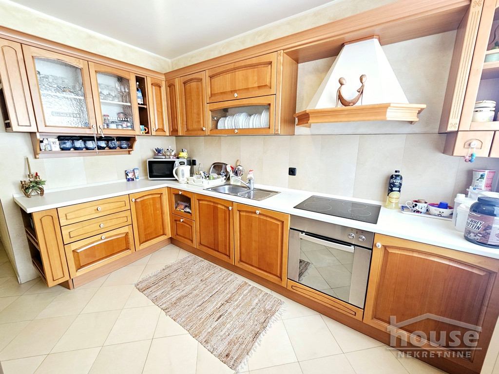 stanovi-4-re-grbavica-1100898-0yvvv Četvorosoban stan na prodaju, Grbavica, Novi Sad, 115m², 2. sprat, 289.000 €
