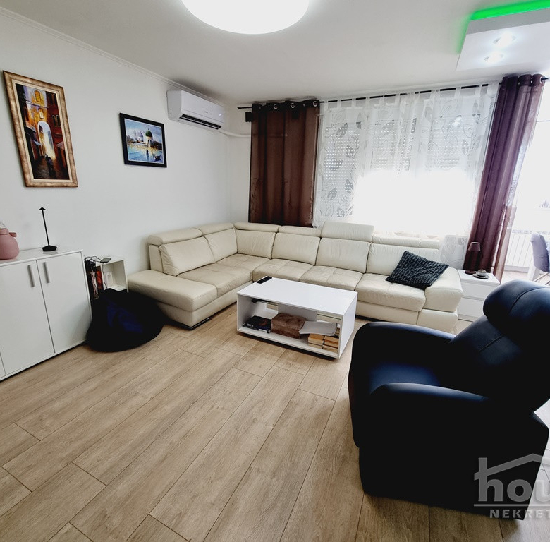 Stan Prodaja Novi Sad  72 m2