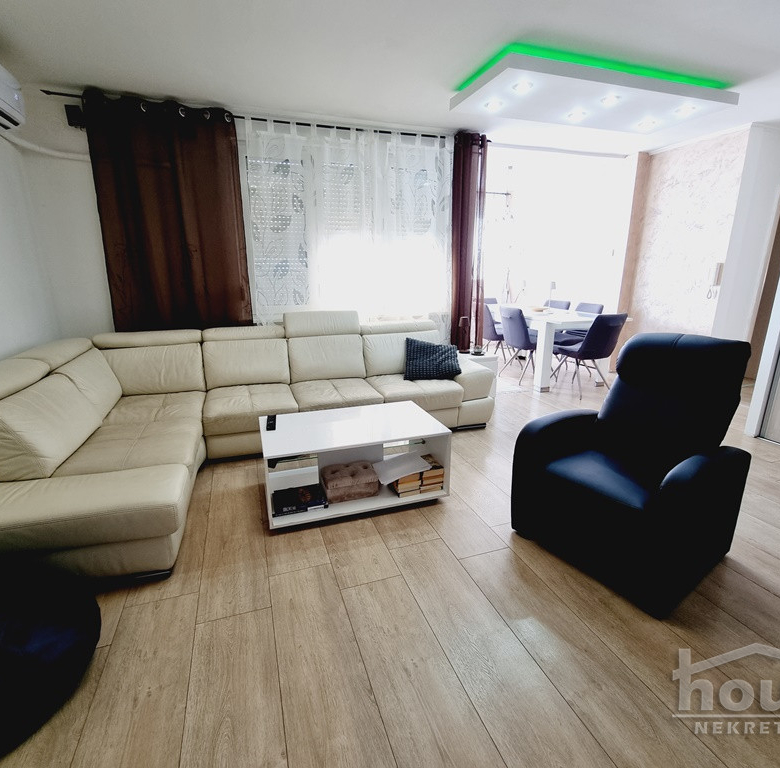 Stan Prodaja Novi Sad  72 m2