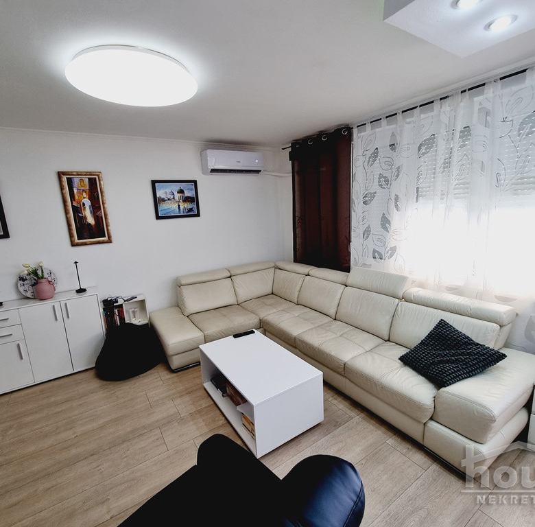 Stan Prodaja Novi Sad  72 m2