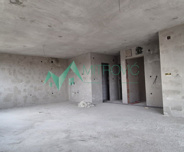 Novi Sad, Telep – Četvorosoban stan 112 m2.