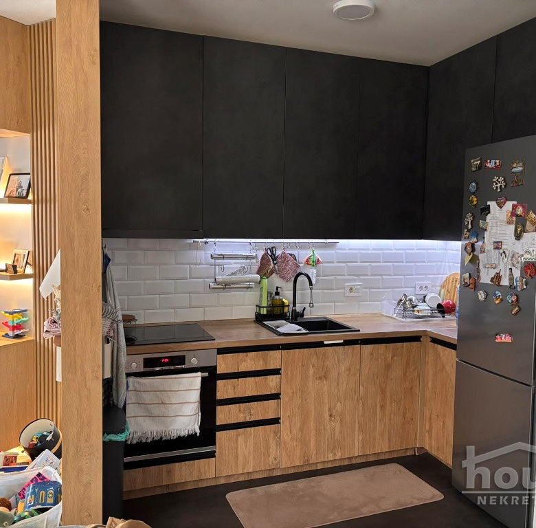 Stan Prodaja Novi Sad  82 m2