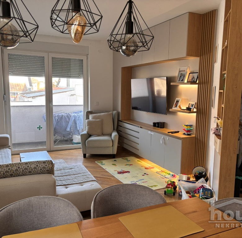 Stan Prodaja Novi Sad  82 m2