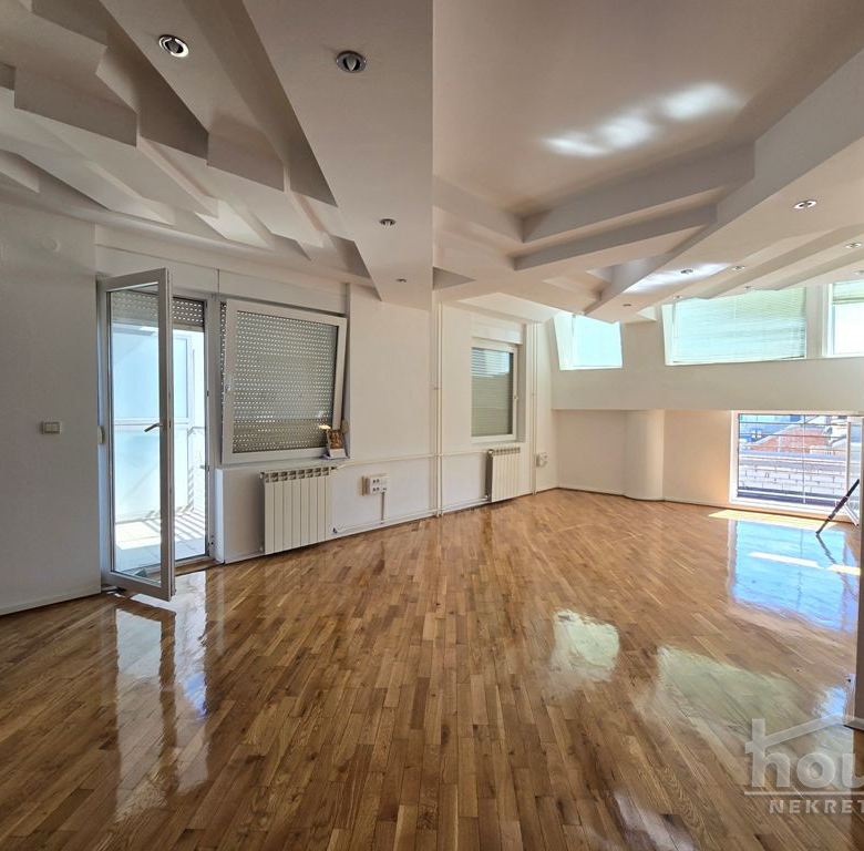 Stan Prodaja Novi Sad  216 m2