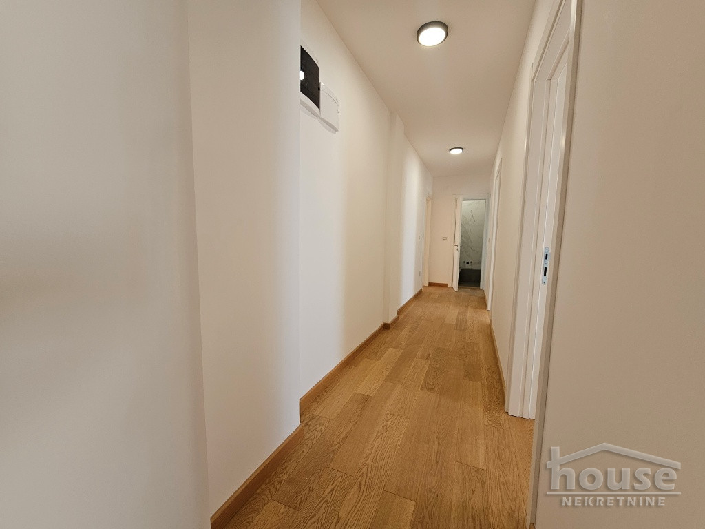 stanovi-5-pe-grbavica-1064011-g4fk7 Petosoban stan na prodaju, Grbavica, Novi Sad, 185m², 7. sprat, 500.000 €