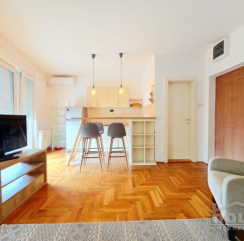 Stan Prodaja Novi Sad  34 m2