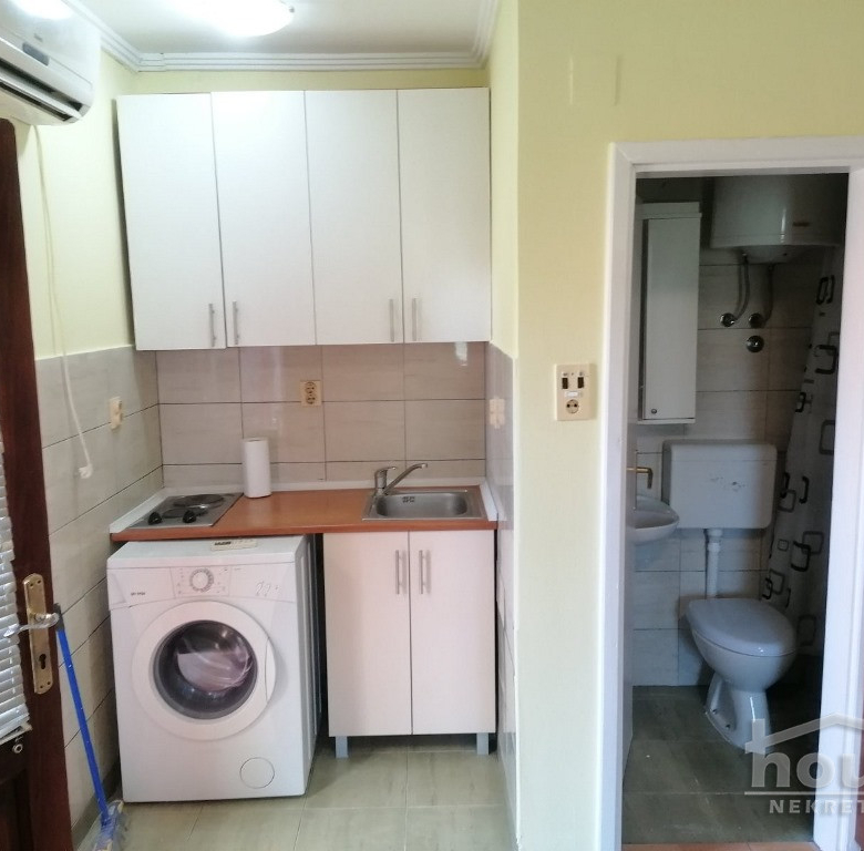 Stan Prodaja Novi Sad  17 m2
