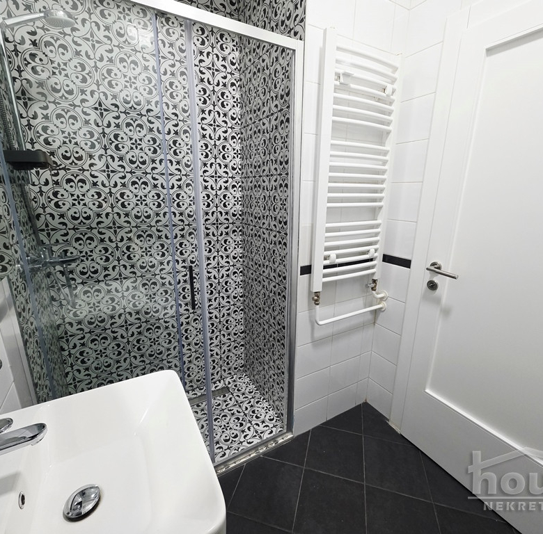 Stan Prodaja Novi Sad  32 m2