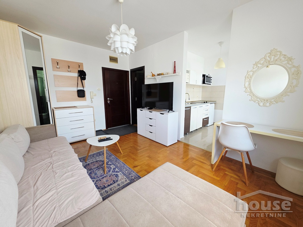 Garsonjera na prodaju, Centar, Novi Sad, 24m², 1. sprat, 95.000 €