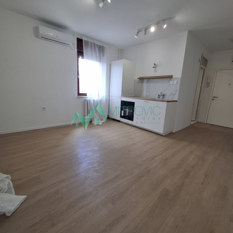 Stan Prodaja Novi Sad  30 m2
