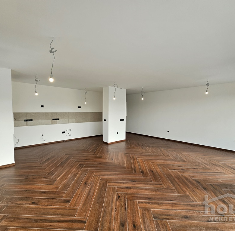 Stan Prodaja Novi Sad  165 m2