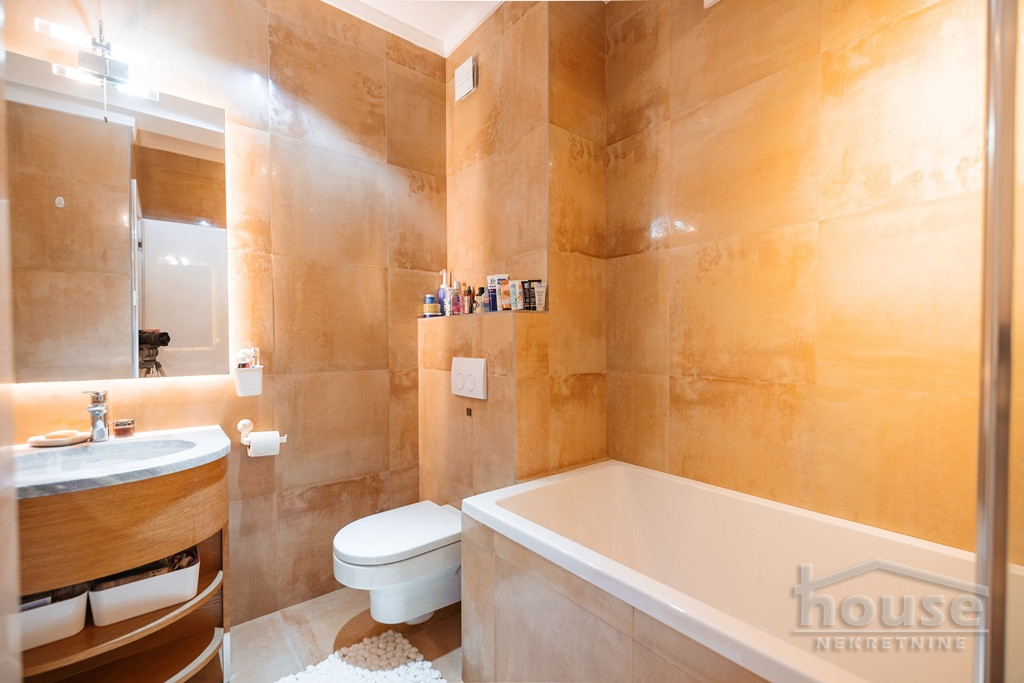 Višesoban stan na prodaju, Bulevar Oslobođenja, Novi Sad, 213m², 3. sprat, 617.700 €