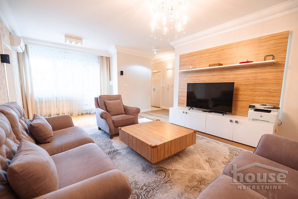 Višesoban stan na prodaju, Bulevar Oslobođenja, Novi Sad, 213m², 3. sprat, 617.700 €
